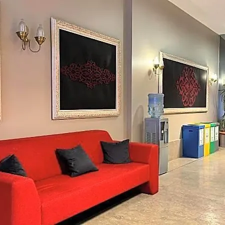 Aderans فندق